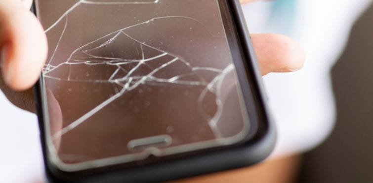 Identificando Danos na Película de Vidro: Mantenha Seu Celular Protegido!