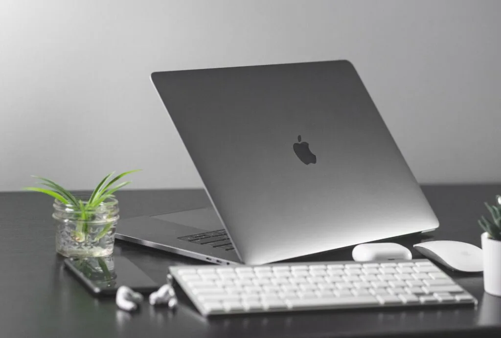 troca-de-tela-de-macbook